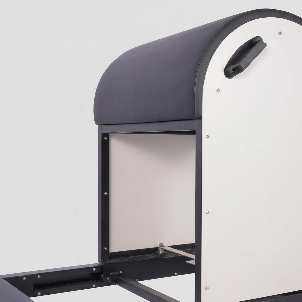 Ladder Barrel Pilates Studio — Acier